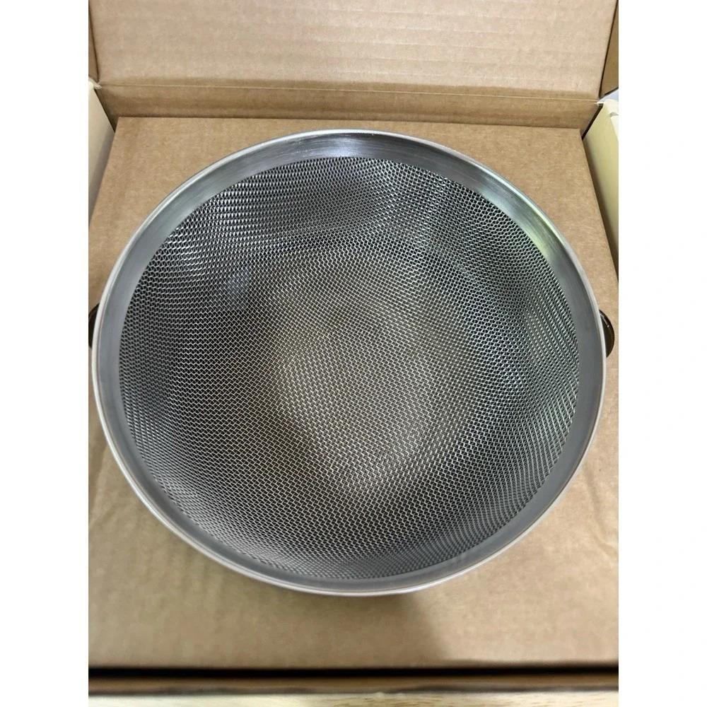 Caraway 2 Qt Stainless Steel Strainer (damage)